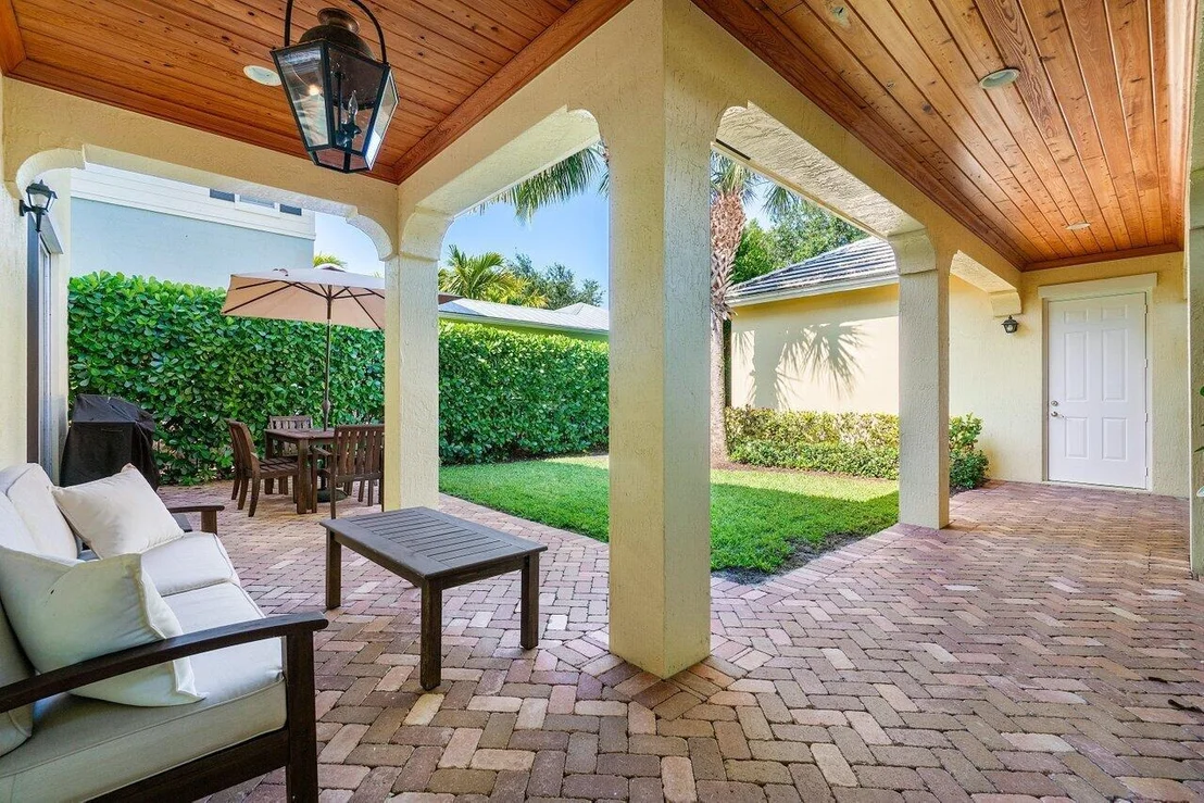 Photo of 124 W Bay Cedar Circle