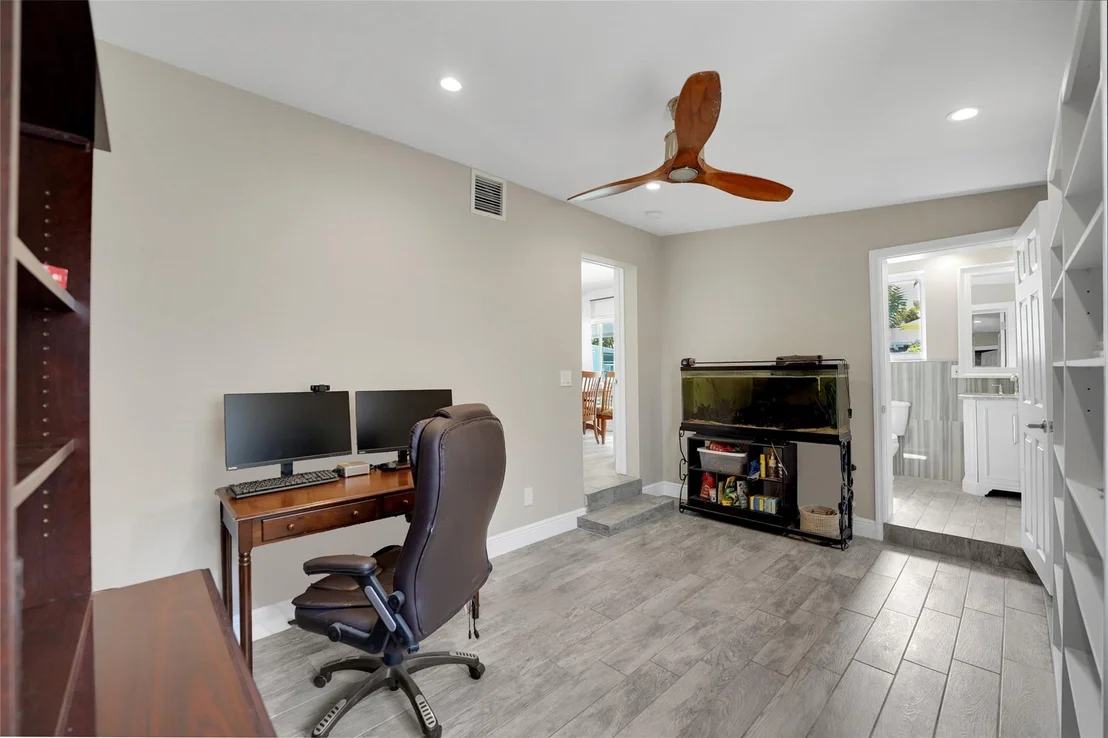 Photo of 17 SE 9th Avenue