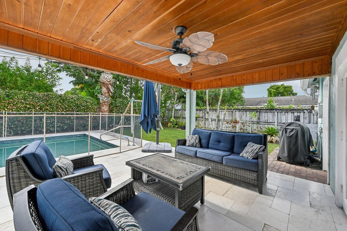 Photo of 405 E Whitney Drive