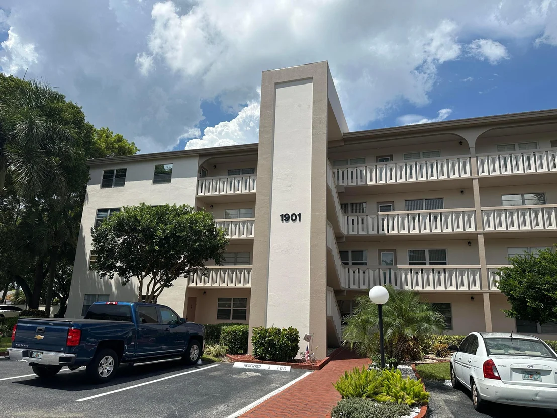 Photo of Unit B1 at 1901 Bermuda Circle