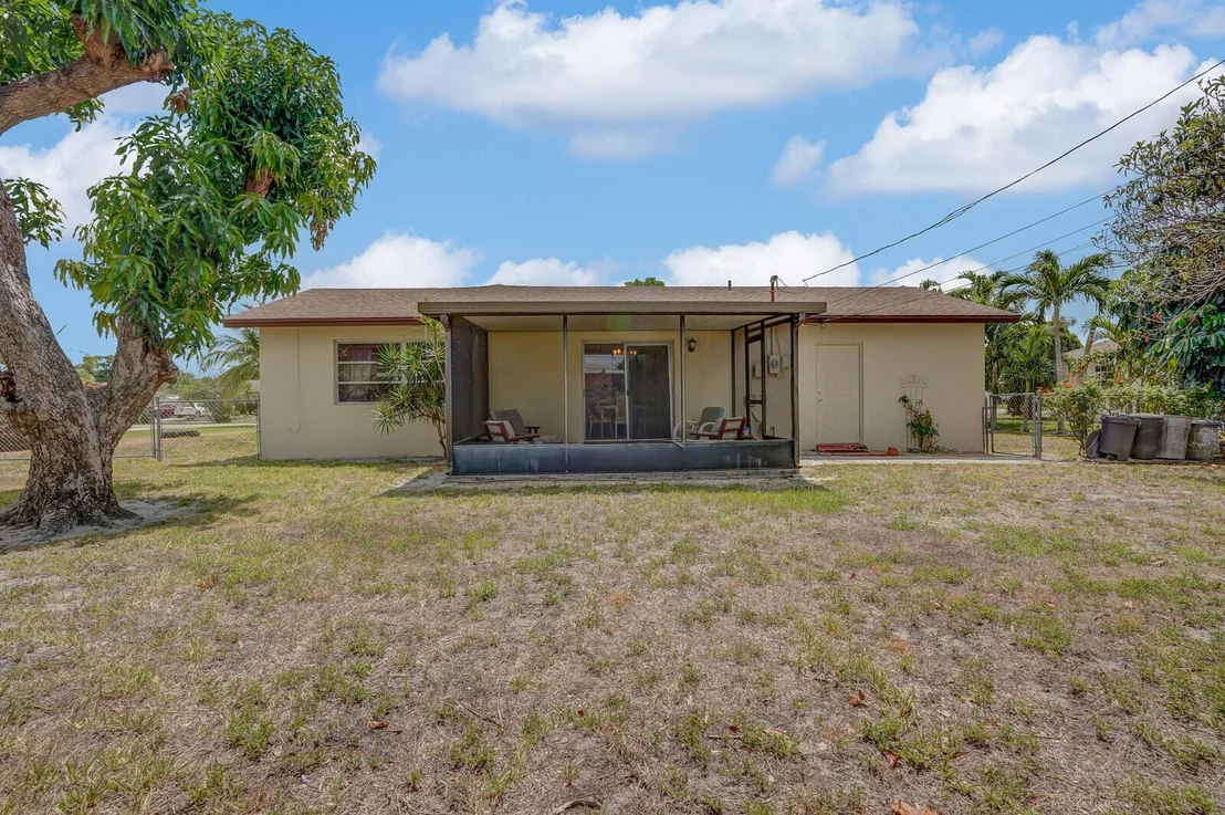 Photo of 1695 Roy Drive