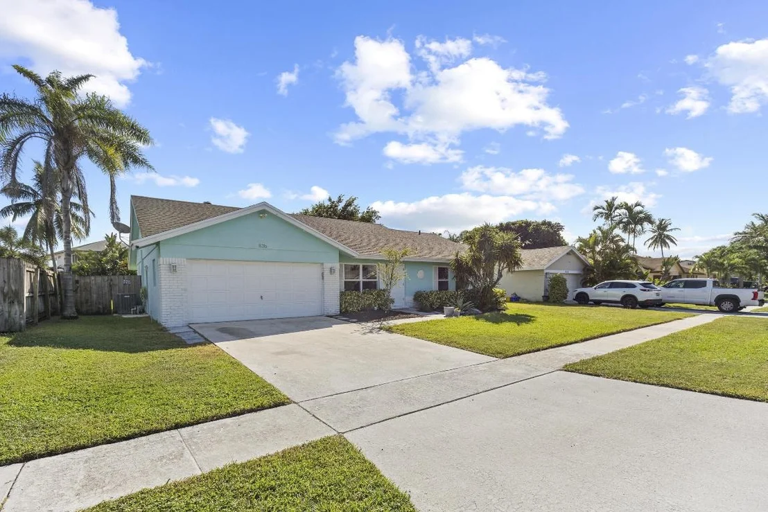 Photo of 836 NW 9th Way