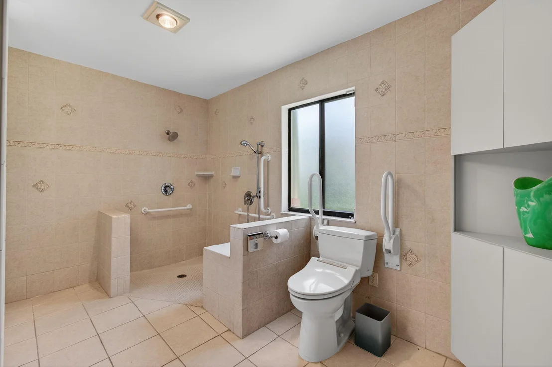 Photo of 2925 Riviera Drive