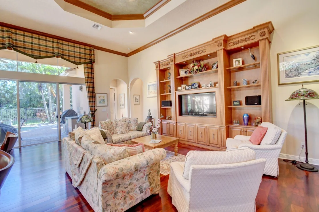 Photo of 8180 Valhalla Drive