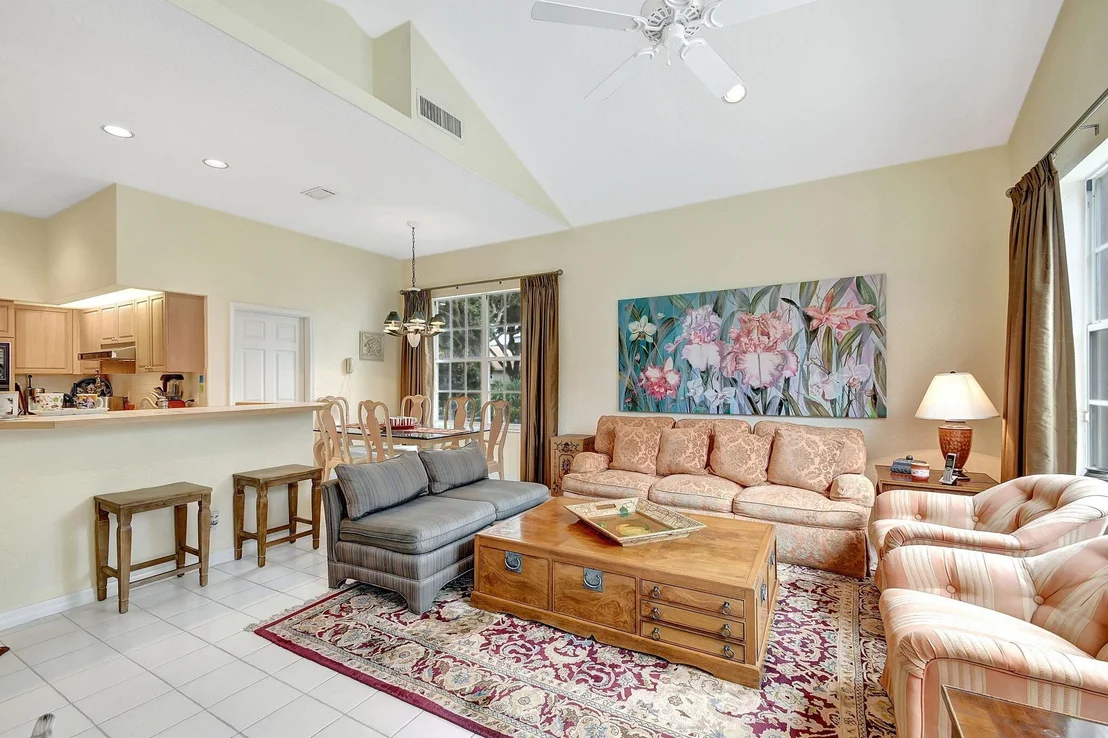 Photo of 2773 Hampton Circle S