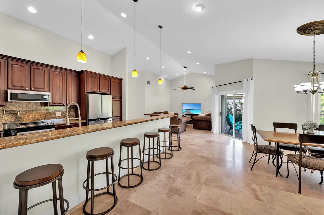 Photo of 1615 Lakeshore Circle