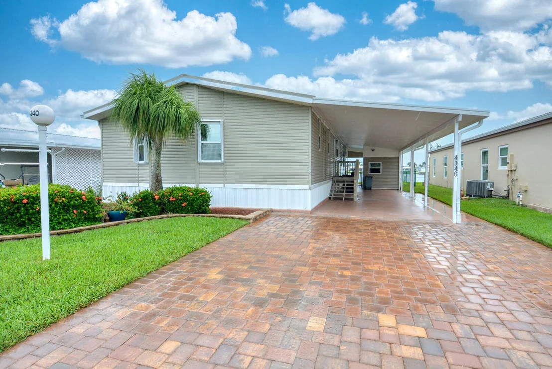 Photo of 4340 SW 15th Way