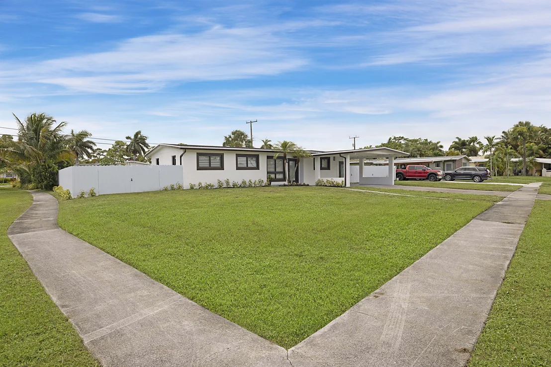 Photo of 421 FONTANA Drive