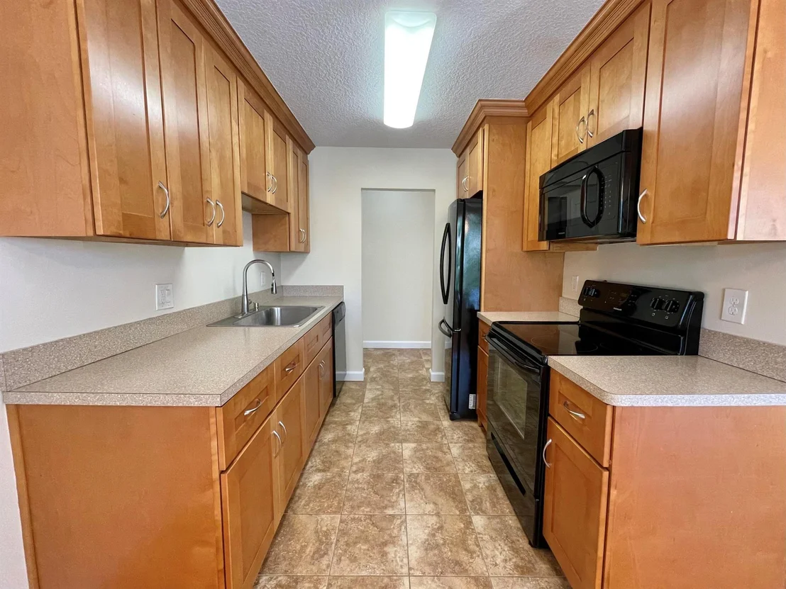 Photo of Unit G7 at 150 Pineview Road