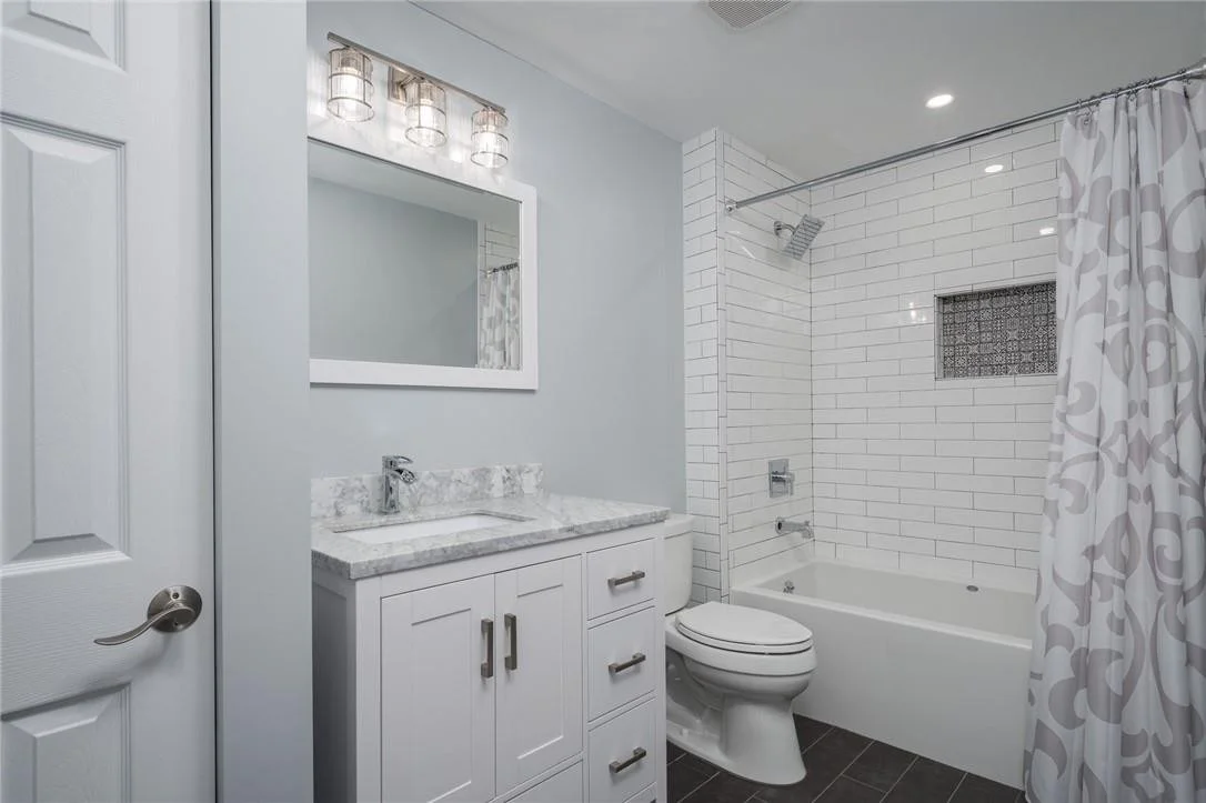 Photo of 597 Lakeside Circle