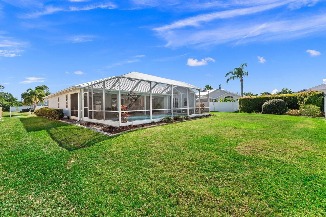 Photo of 6875 Bronte Circle