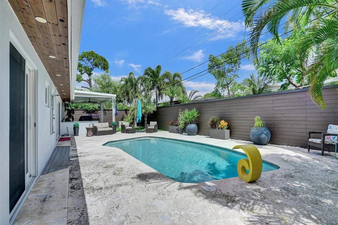 Photo of 131 SE 8th Street