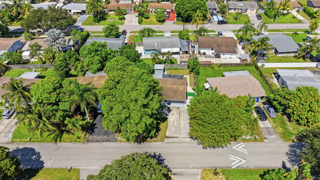 Photo of 2801 NE 8TH Terrace