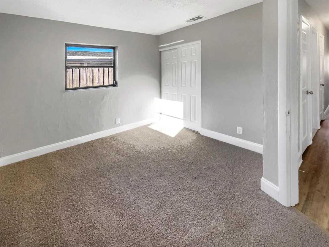 Photo of 631 Alpine Avenue