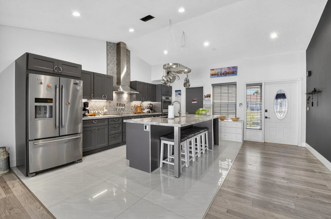 Photo of 19131 Fairlawn Way