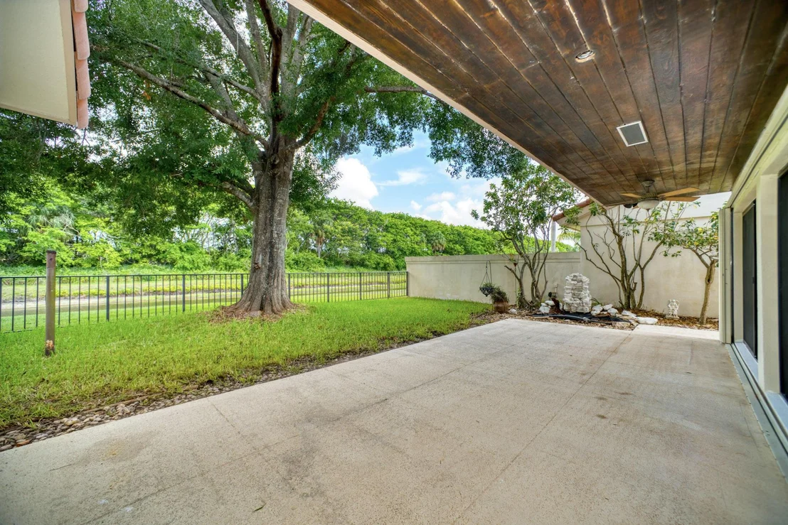 Photo of 2575 Iroquois Circle