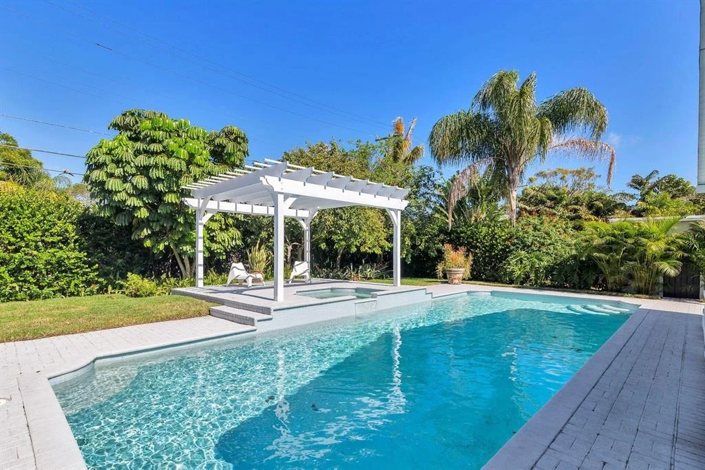 Photo of 327 Potter Road