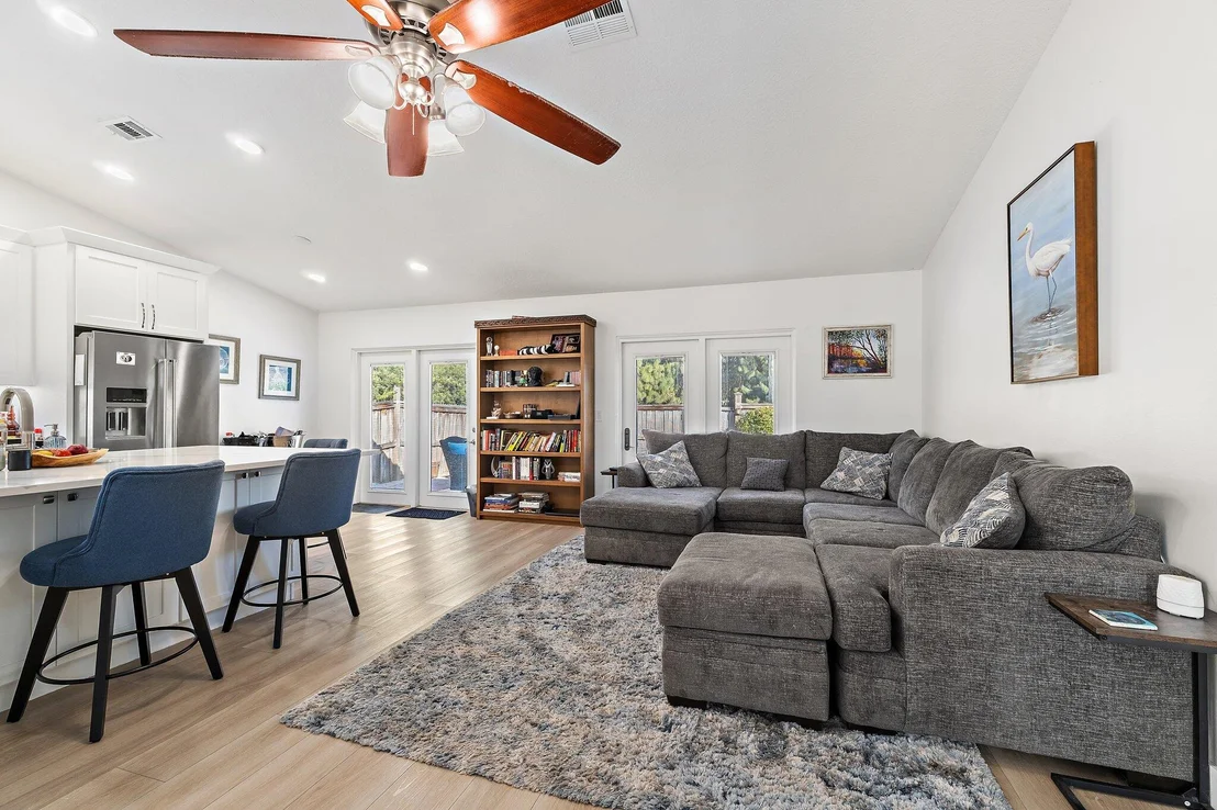Photo of 162 Greentree Circle