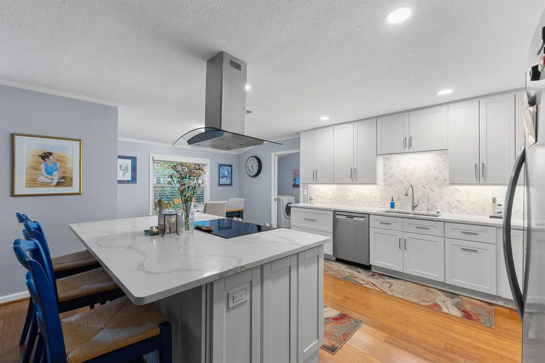 Photo of 454 Tequesta Drive