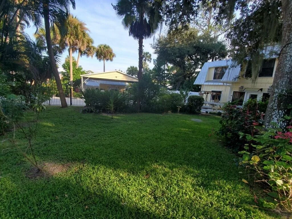 Photo of 576 SW Rustic Circle