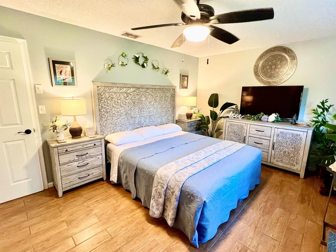 Photo of 12809 Sunset Boulevard