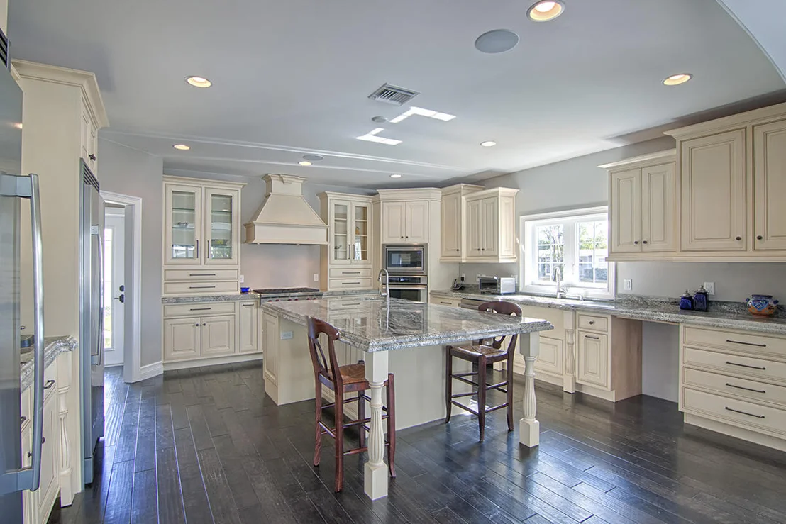 Photo of 648 Riverside Road