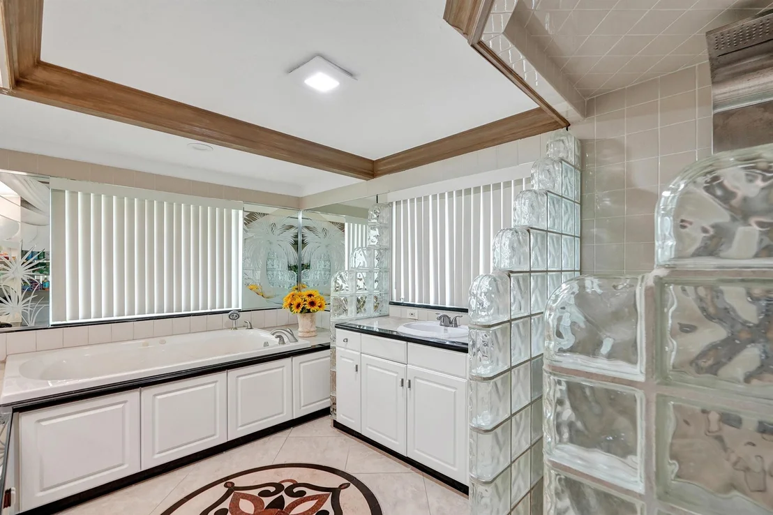 Photo of 802 NW 69th Terrace