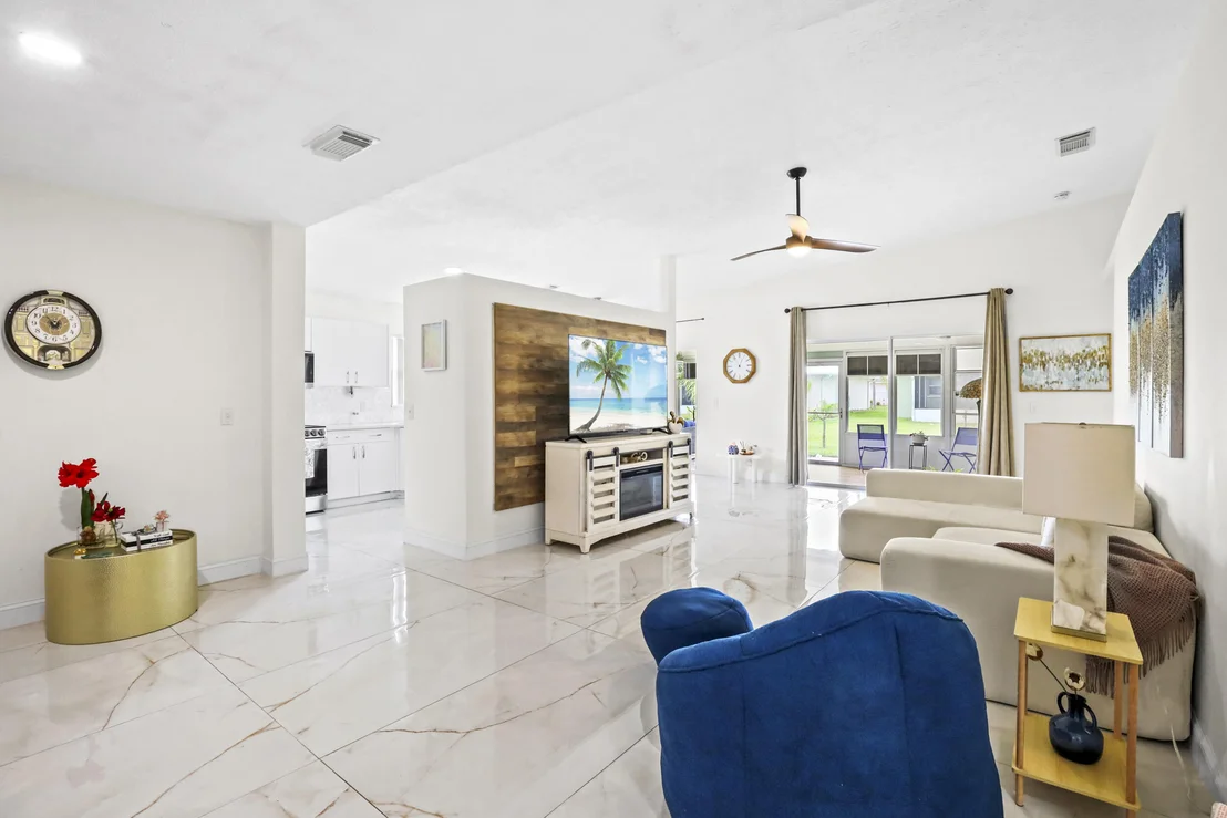 Photo of 6648 Gaviota