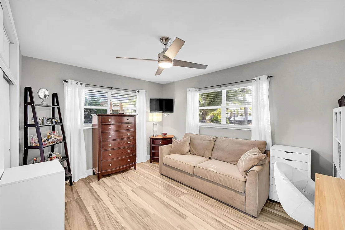 Photo of 240 SE 3rd Street