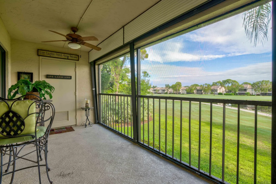 Photo of Unit E at 702 Pinecrest Circle