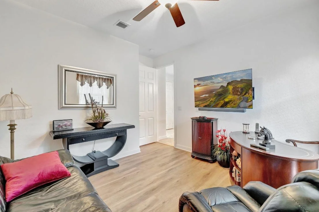 Photo of 699 SW River Bend Circle