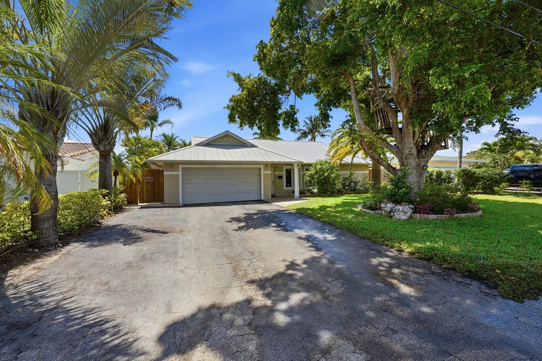 Photo of 390 SE 12th Avenue