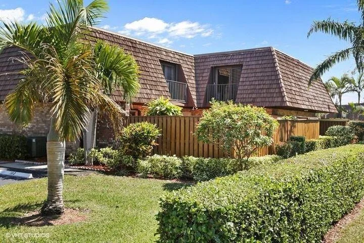 Photo of Unit 18D at 1420 Ocean Way