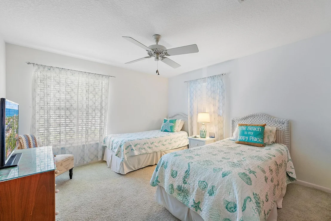 Photo of 925 Dolphin Drive
