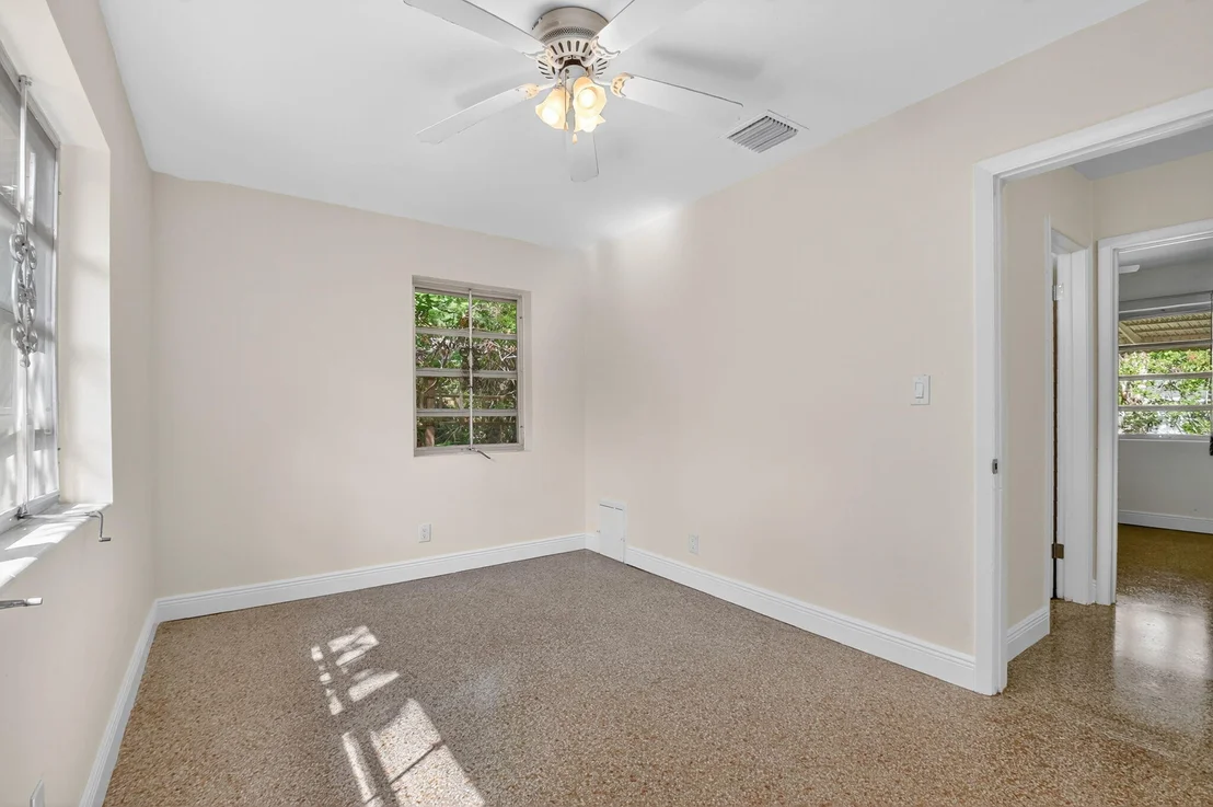 Photo of 702 Sunset Drive