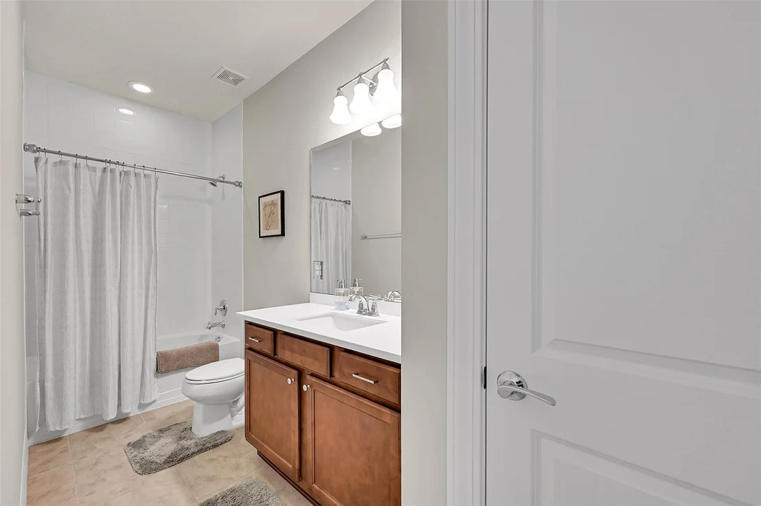 Photo of 964 Banyan Drive
