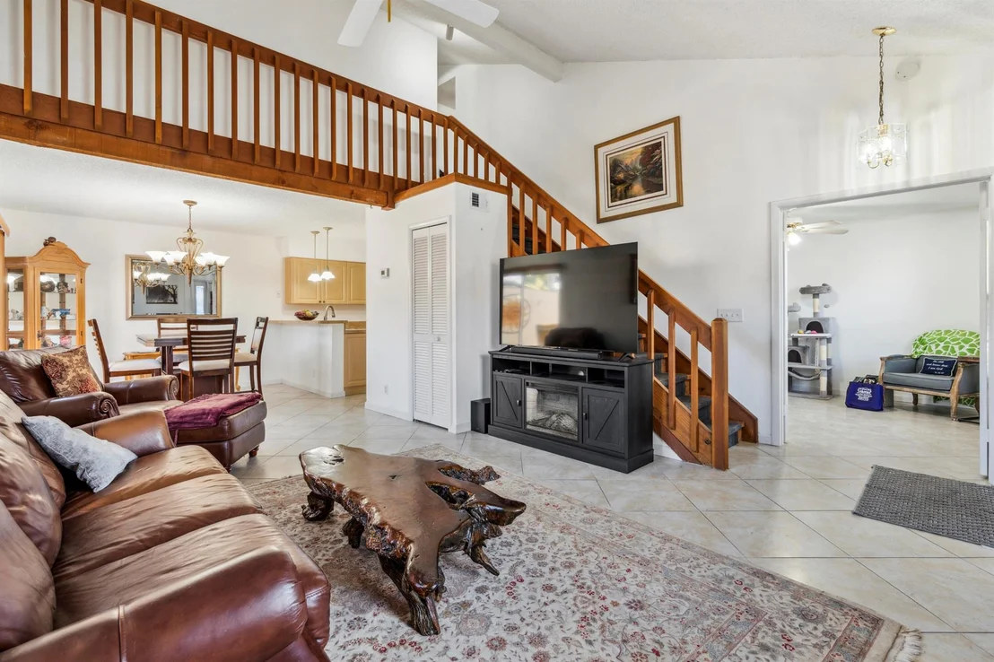 Photo of 353 Maplecrest Circle