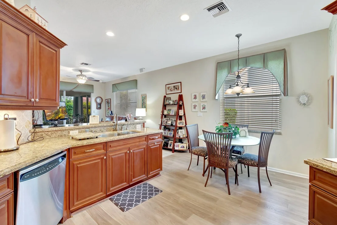 Photo of 5845 Seashell Terrace