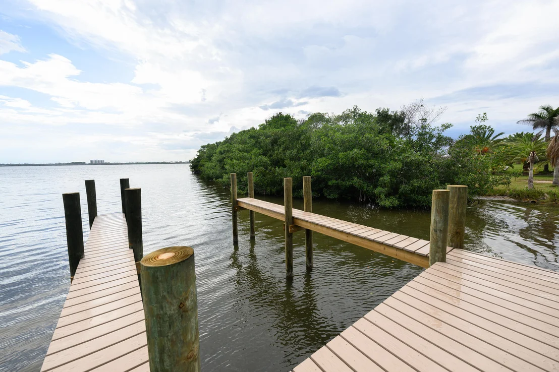 Photo of 1540 Outer Drive