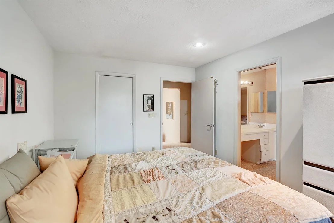 Photo of 3899 Live Oak Boulevard