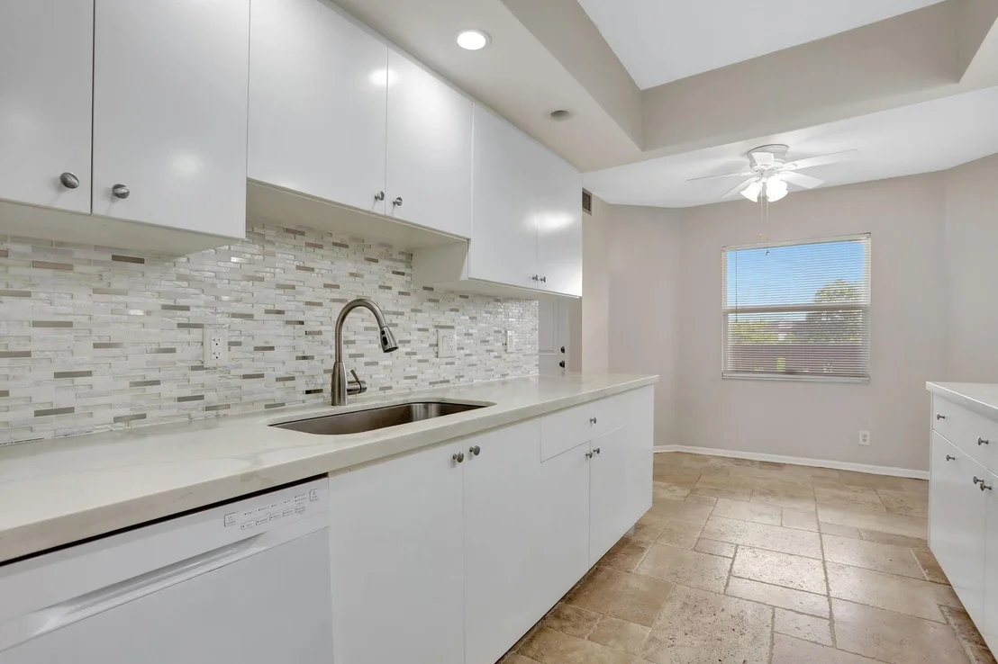 Photo of Unit D4 at 1602 Abaco Drive