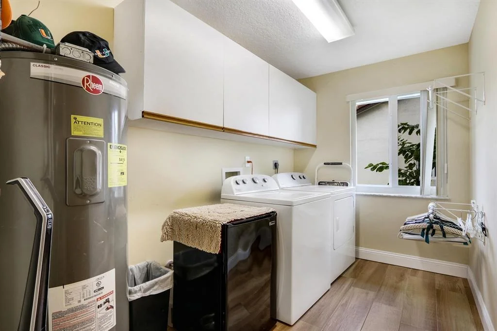 Photo of 15801 Surrey Circle