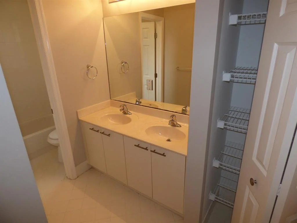 Photo of 2670 Danforth Terrace
