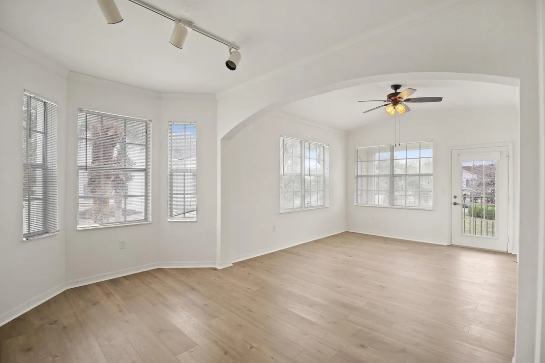 Photo of 272 SE Kitching Circle