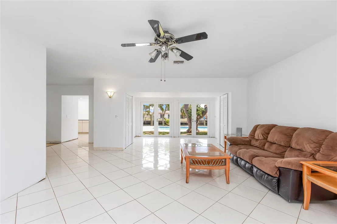 Photo of 360 SE 5th Avenue