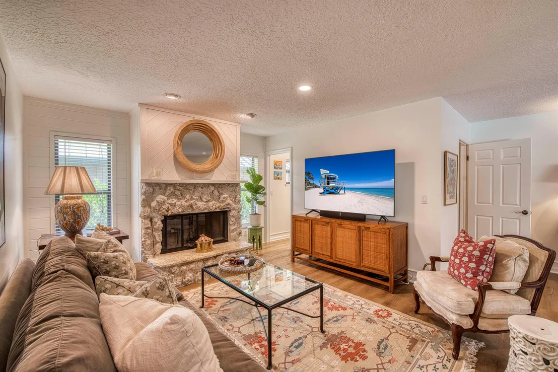 Photo of 18402 Lake Bend Drive