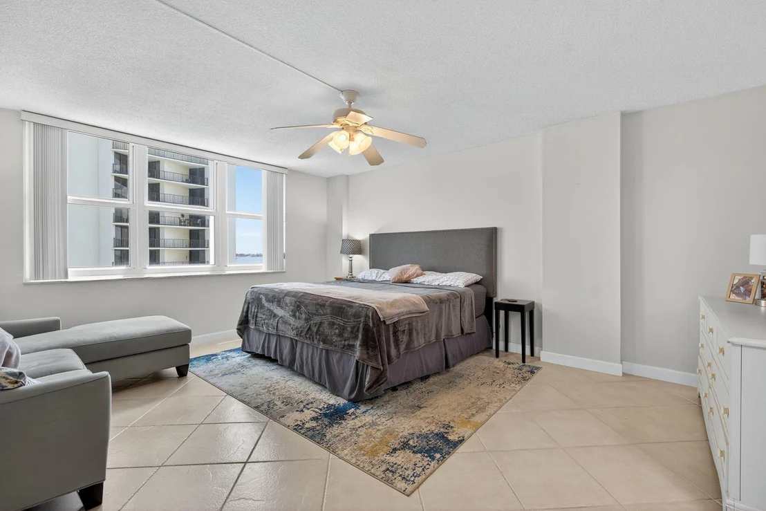 Photo of Unit 607 at 5440 N Ocean Drive