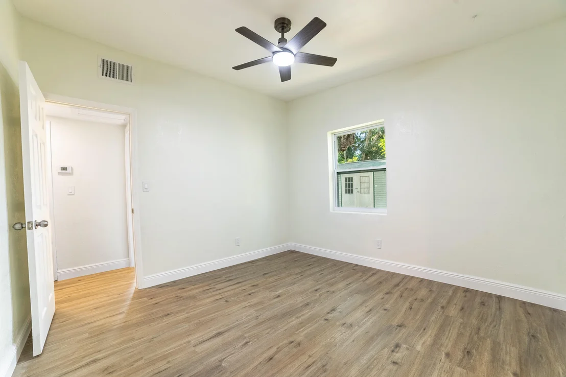 Photo of 809 SE 10th Street