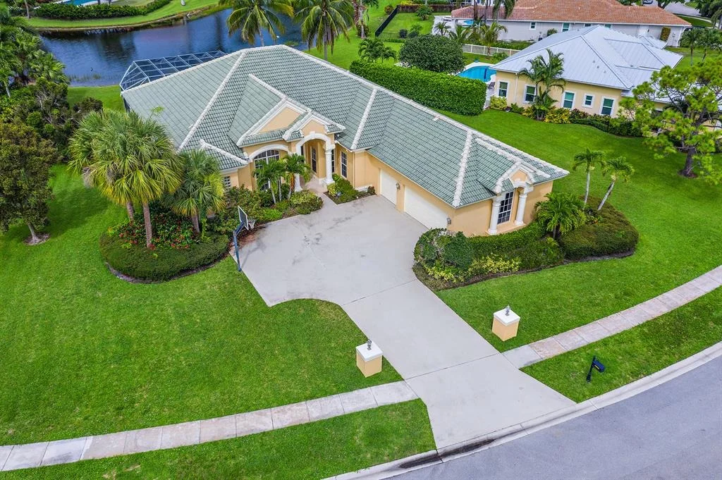 Photo of 18585 Lakeside Gardens Drive