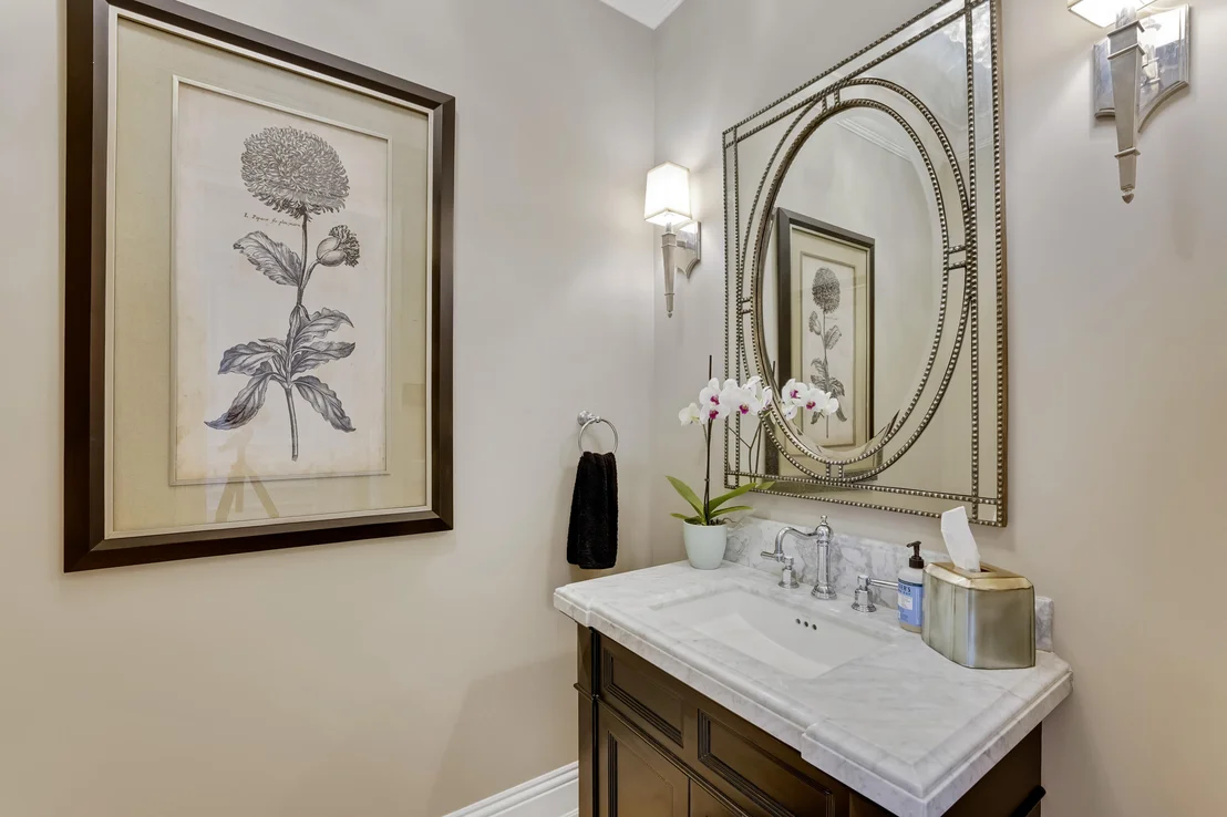 Photo of 975 Banyan Drive